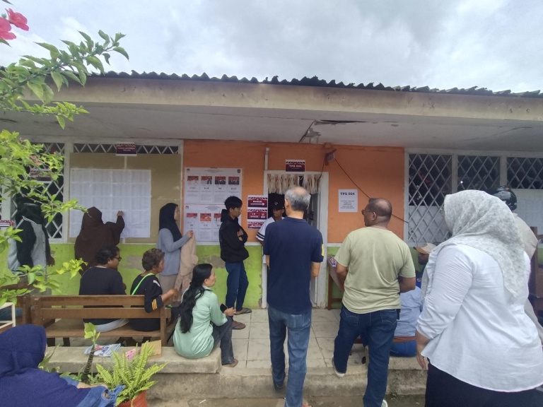 Warga Merauke Antusias ke TPS Untuk Pilih Gubernur dan Bupati